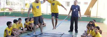 Dia do Esportista: Grupo de Slackline realiza atividade com atendidos da LBV