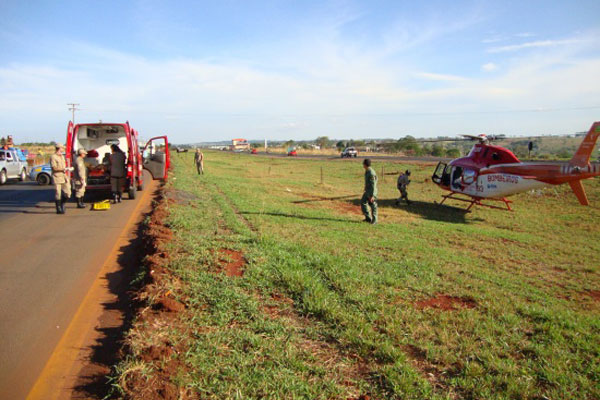 CBM de Inhumas utilizam helicóptero em acidente na GO-070