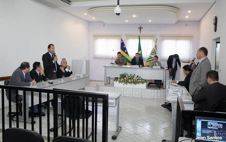 Confusão na eleição da mesa diretora da Câmara de Inhumas