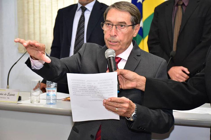 Abelardo Vaz renuncia definitivamente e Dr. João Antonio é o novo prefeito de Inhumas.